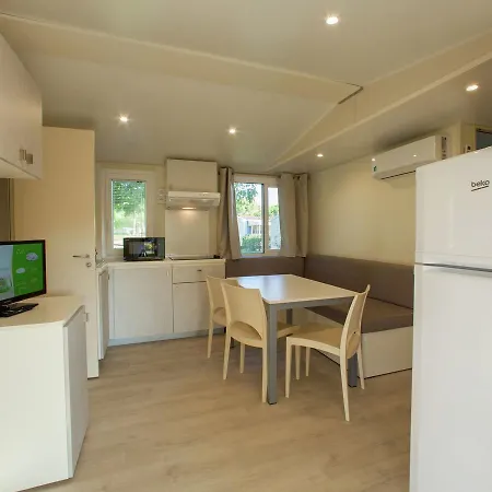 Chalet Modern Furnished Chalet With Ac, 4km From