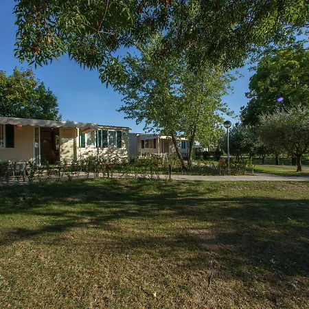 Modern Furnished Chalet With Ac, 4km From Chalet *